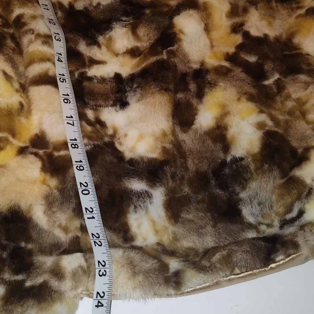 Day Trip Faux Fur Calico Color Brown White Yellow Size Large - Picture 8 of 9
